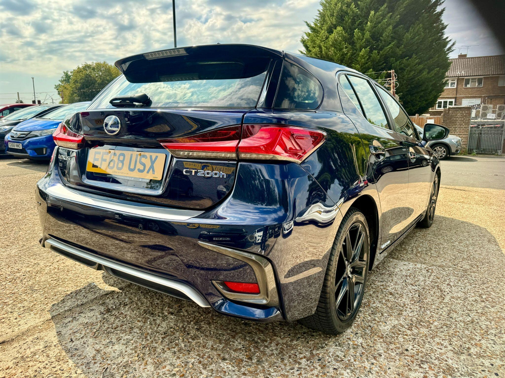 Lexus CT 200H 1.8 F-sport Cvt White #17