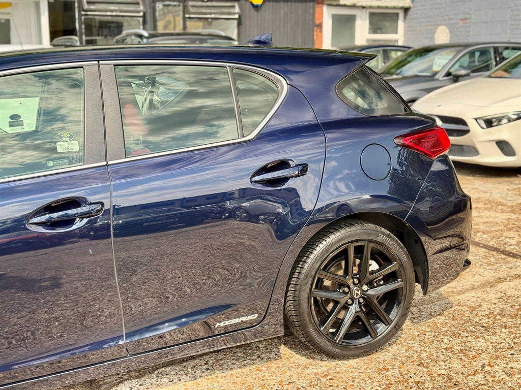 Lexus CT 200H 1.8 F-sport Cvt White #14