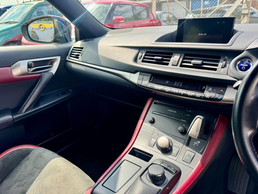 Lexus CT 200H 1.8 F-sport Cvt White #25