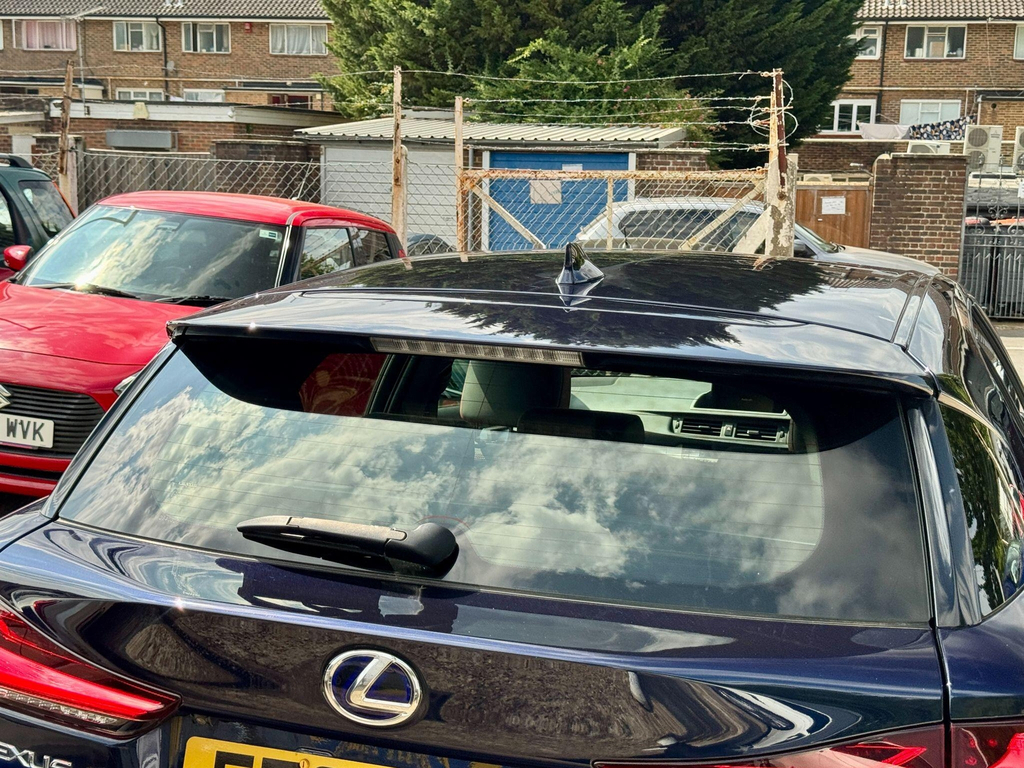 Lexus CT 200H 1.8 F-sport Cvt White #53