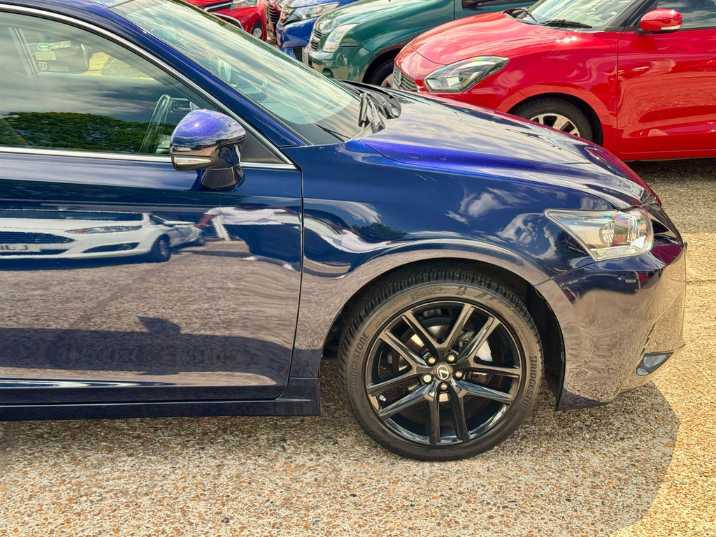 Lexus CT 200H 1.8 F-sport Cvt White #60