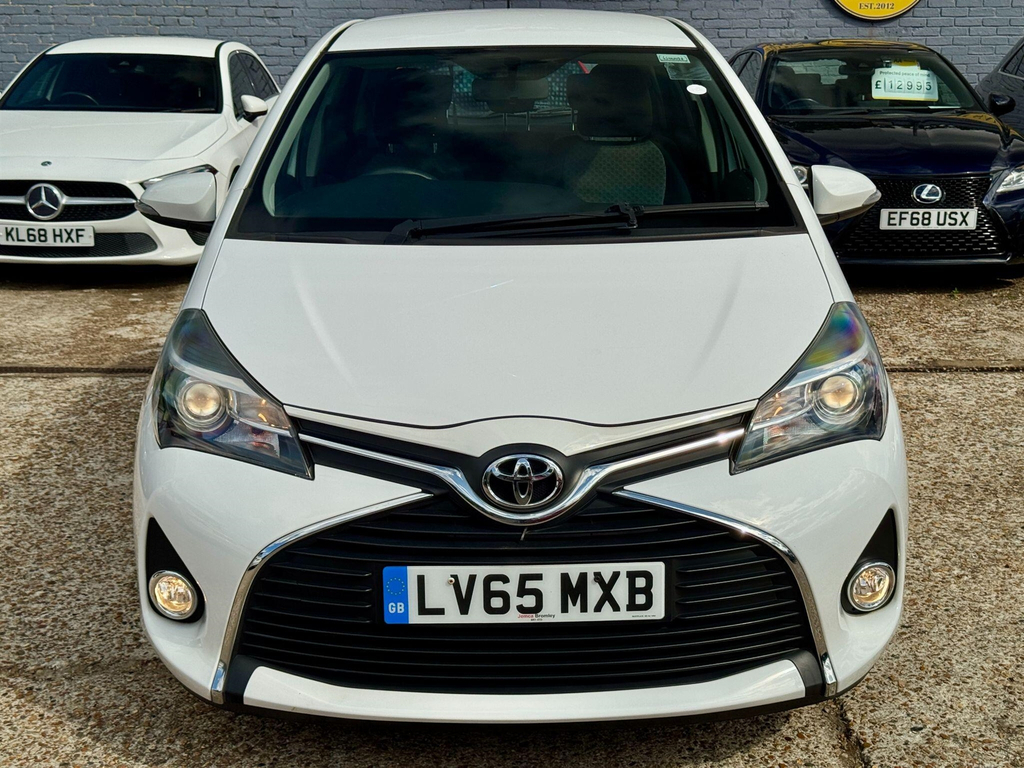 Toyota Yaris Hatchback 1.5 Vvt-h Icon E-cvt Euro 6 201515 White #9