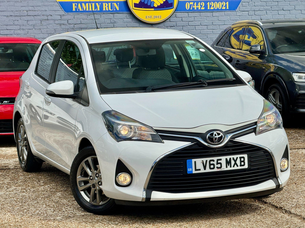 Toyota Yaris Hatchback 1.5 Vvt-h Icon E-cvt Euro 6 201515 White #6