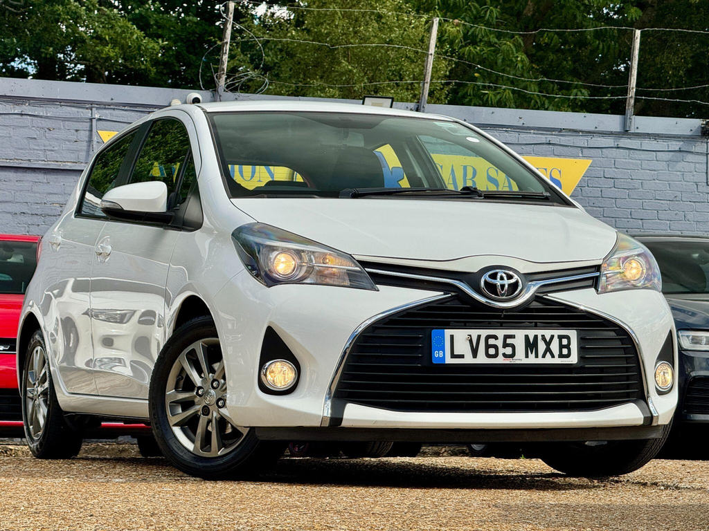 Toyota Yaris Hatchback 1.5 Vvt-h Icon E-cvt Euro 6 201515 White #5