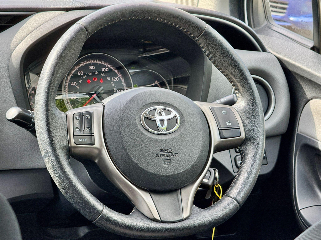 Toyota Yaris Hatchback 1.5 Vvt-h Icon E-cvt Euro 6 201515 White #53