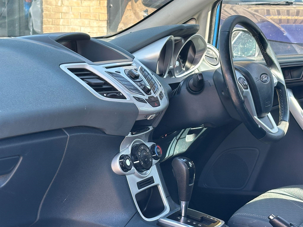 Ford Fiesta 1.6 Tdci 95 Titanium Nilyr Tax White #10