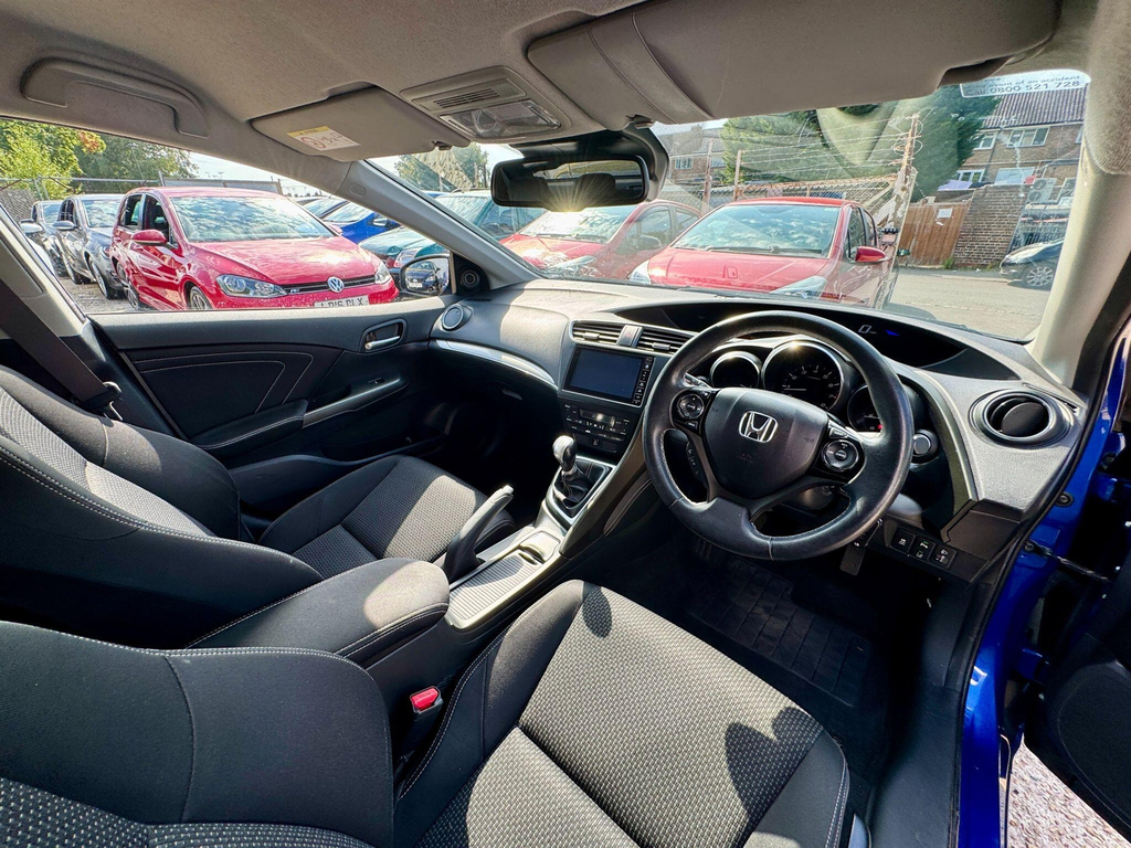 Honda Civic 1.6 I-dtec S. 20 Road Tax. Econom Red #59
