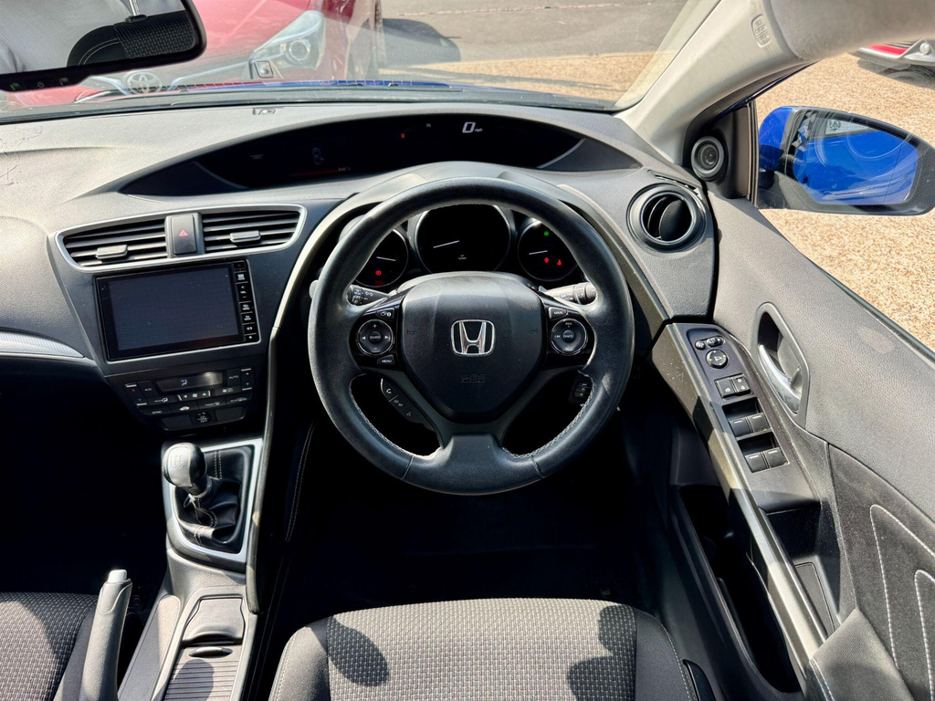 Honda Civic 1.6 I-dtec S. 20 Road Tax. Econom Red #47