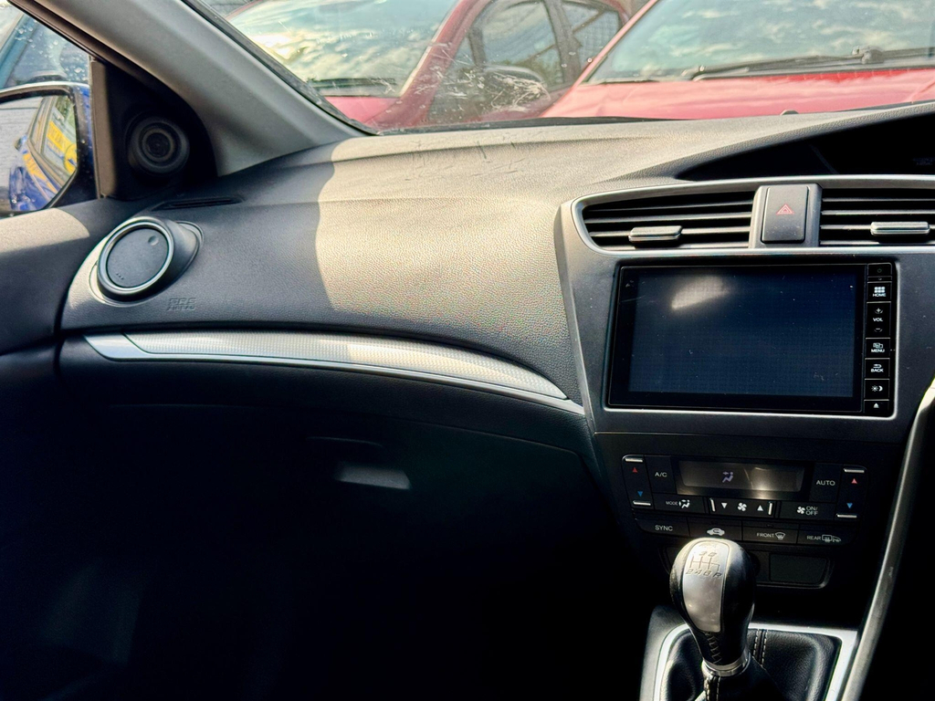 Honda Civic 1.6 I-dtec S. 20 Road Tax. Econom Red #56