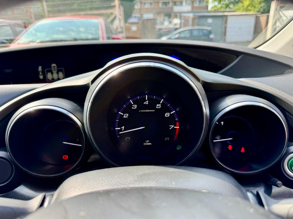 Honda Civic 1.6 I-dtec S. 20 Road Tax. Econom Red #61