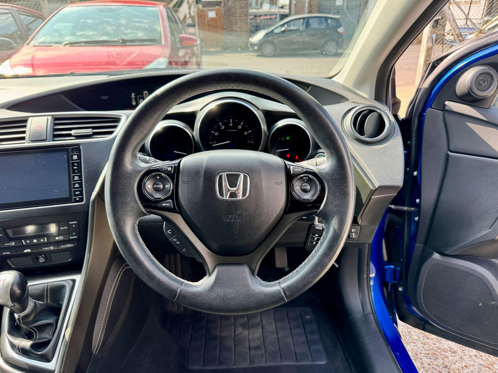 Honda Civic 1.6 I-dtec S. 20 Road Tax. Econom Red #60