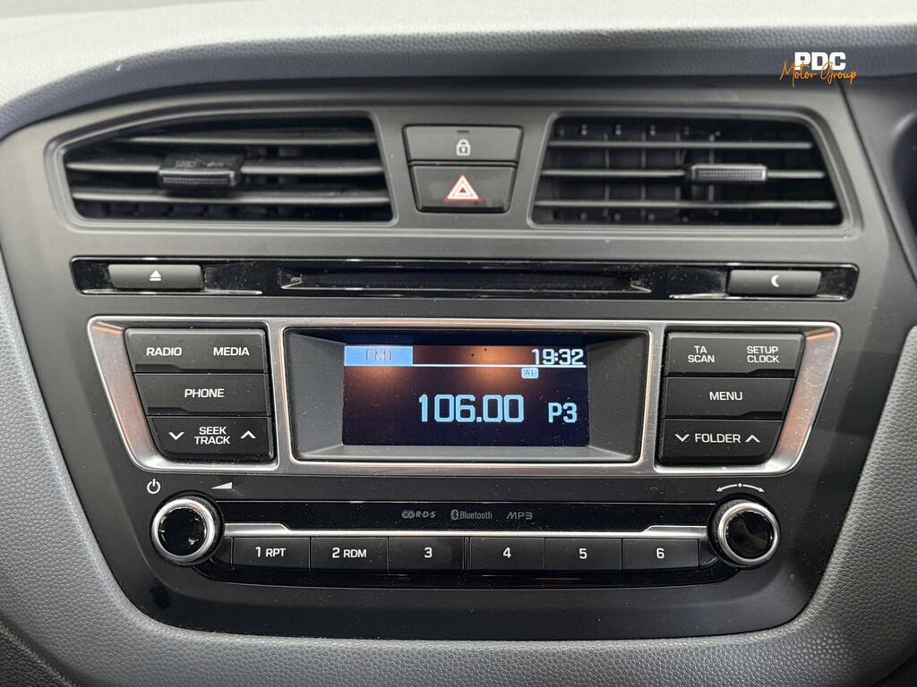 Hyundai I20 1.2 Blue Drive Se Hatchback Euro White #42
