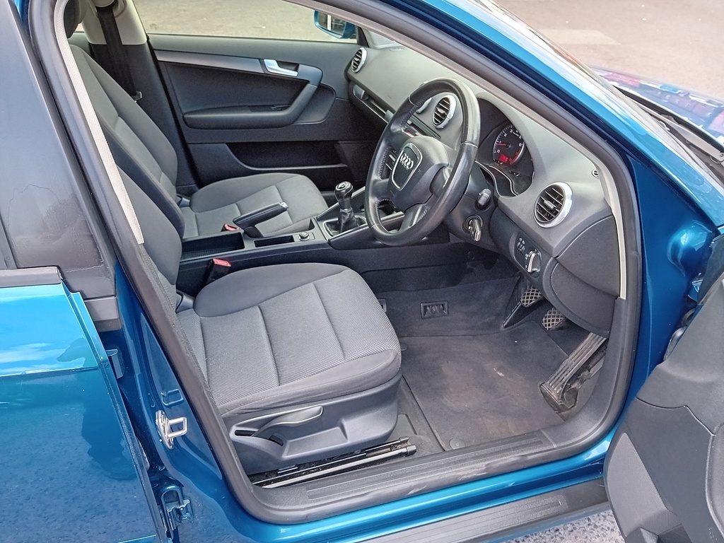 Audi A3 2.0 Tdi Sport Sportback Euro 4 Silver #10