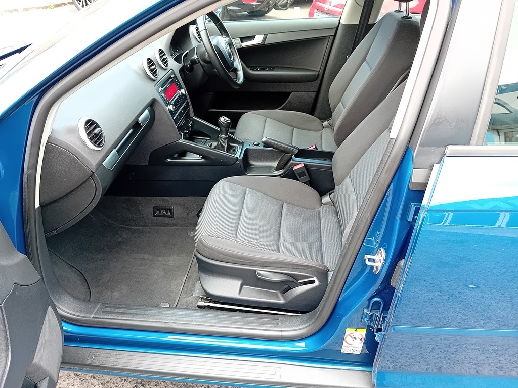 Audi A3 2.0 Tdi Sport Sportback Euro 4 Silver #11