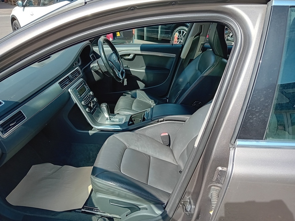 Volvo XC70 D5 Se Lux Estate Grey #13