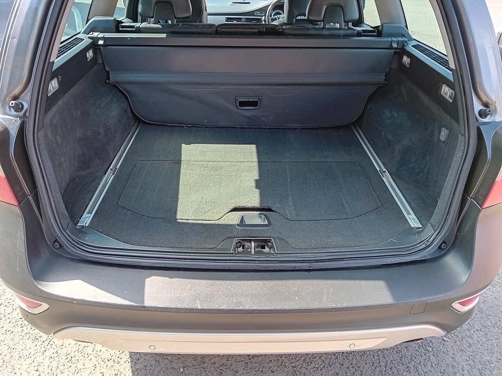 Volvo XC70 D5 Se Lux Estate Grey #11
