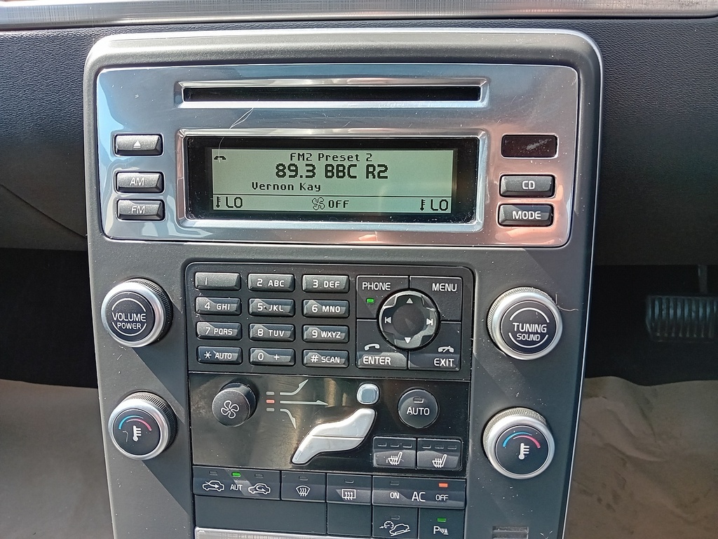 Volvo XC70 D5 Se Lux Estate Grey #17