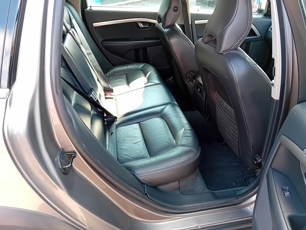 Volvo XC70 D5 Se Lux Estate Grey #15