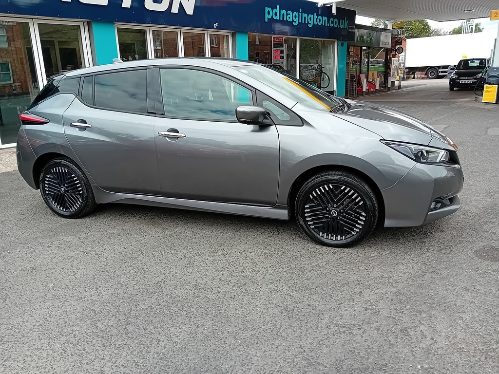 Nissan Leaf 59Kwh E N-connecta Hatchback 2 Grey #3
