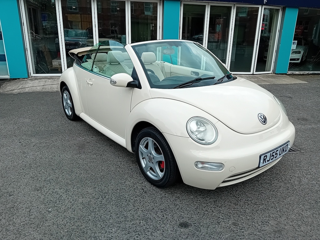 Volkswagen Beetle 1.6 Cabriolet Euro 4 102 Ps Beige