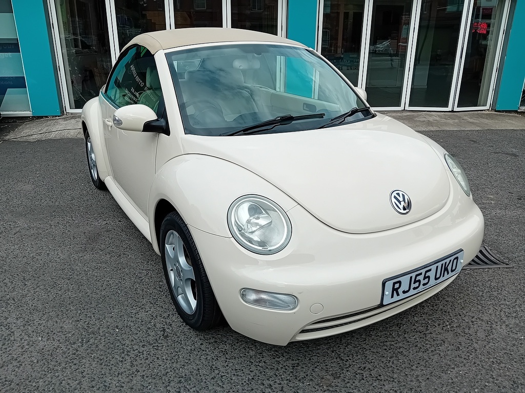 Volkswagen Beetle 1.6 Cabriolet Euro 4 102 Ps Beige #2