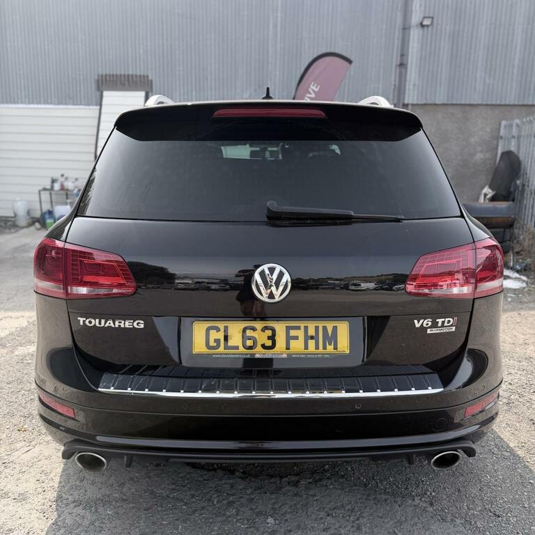 Volkswagen Touareg 3.0 Tdi V6 Bluemotion Tech R-line GL63FHM Black #4