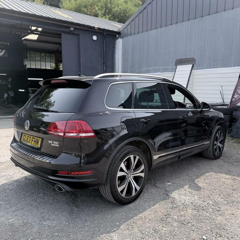 Volkswagen Touareg 3.0 Tdi V6 Bluemotion Tech R-line GL63FHM Black #3
