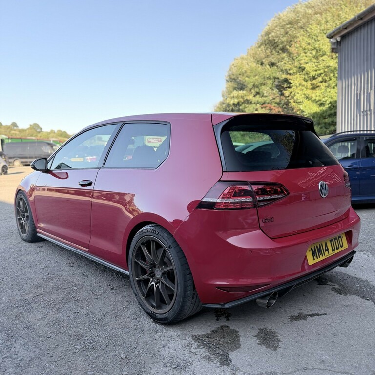 Volkswagen Golf 2.0 Tsi Bluemotion Tech Gti Red #2
