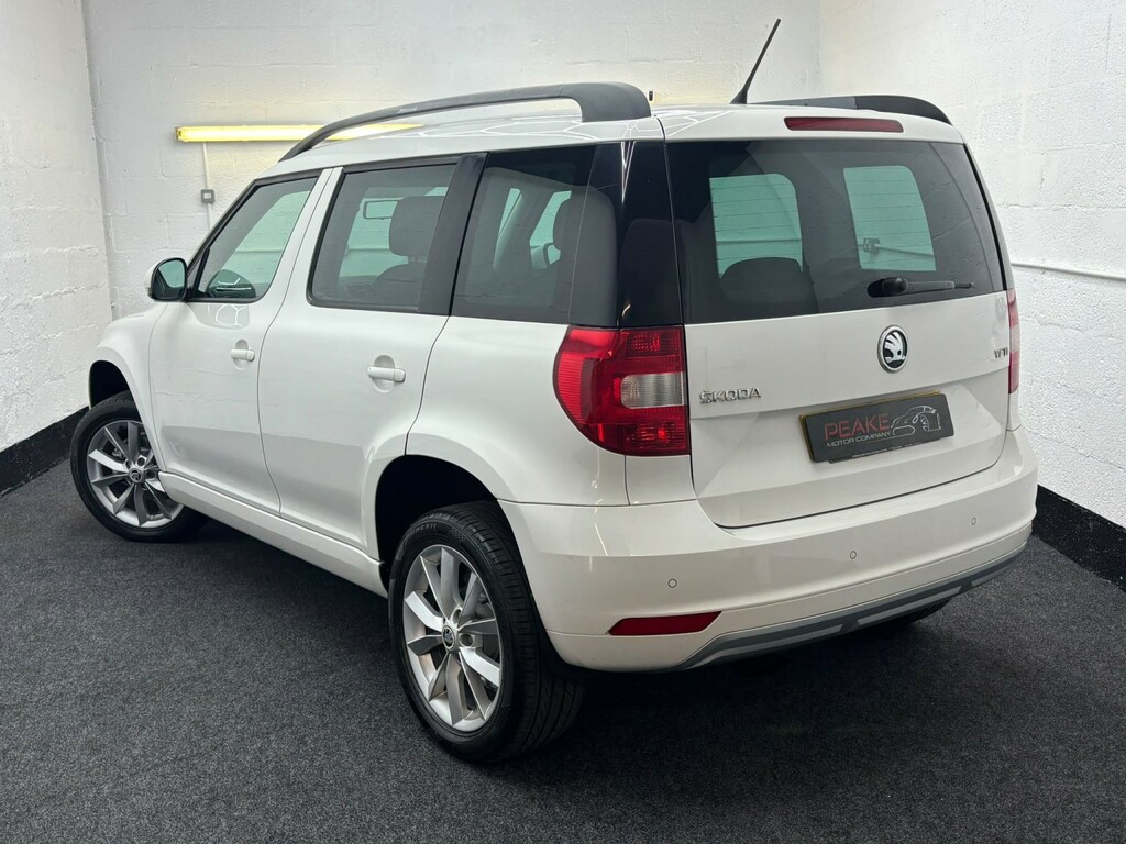 Skoda Yeti 1.2 Tsi Se FY14HLH White #2