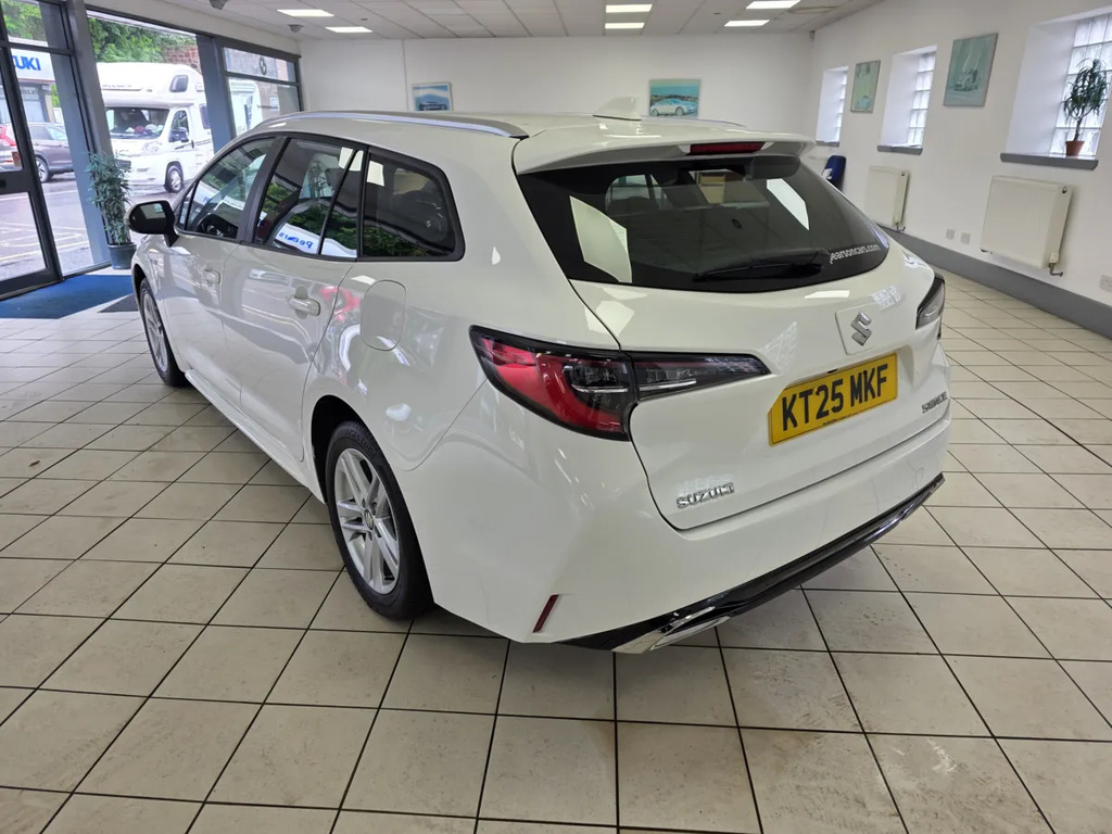 Suzuki Swace 1.8 Hybrid Ultra Cvt White #7