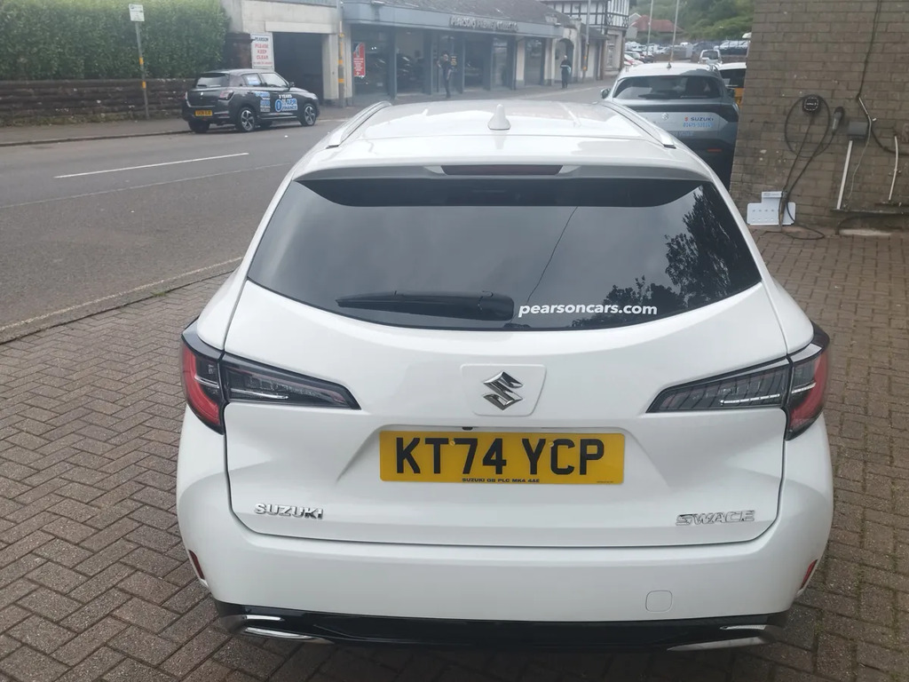 Suzuki Swace 1.8 Motion Cvt White #5