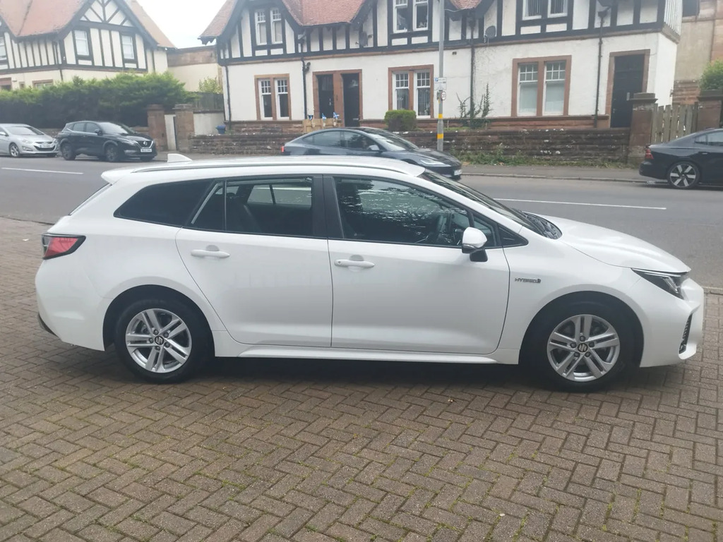 Suzuki Swace 1.8 Motion Cvt White #3