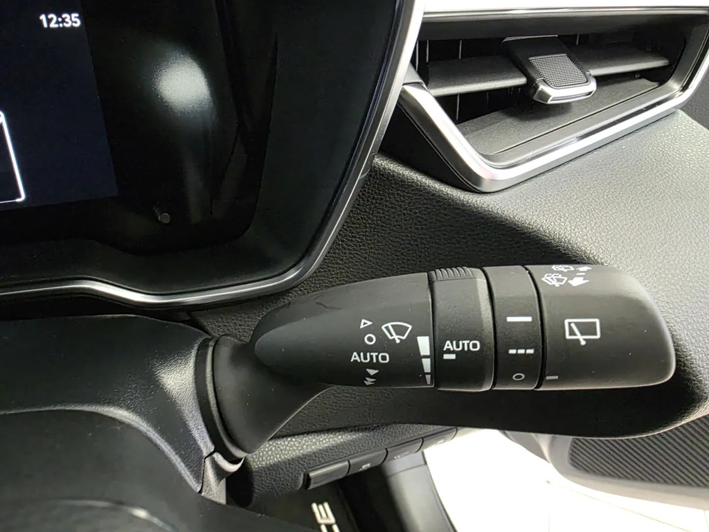 Suzuki Swace 1.8 Hybrid Ultra Cvt White #21