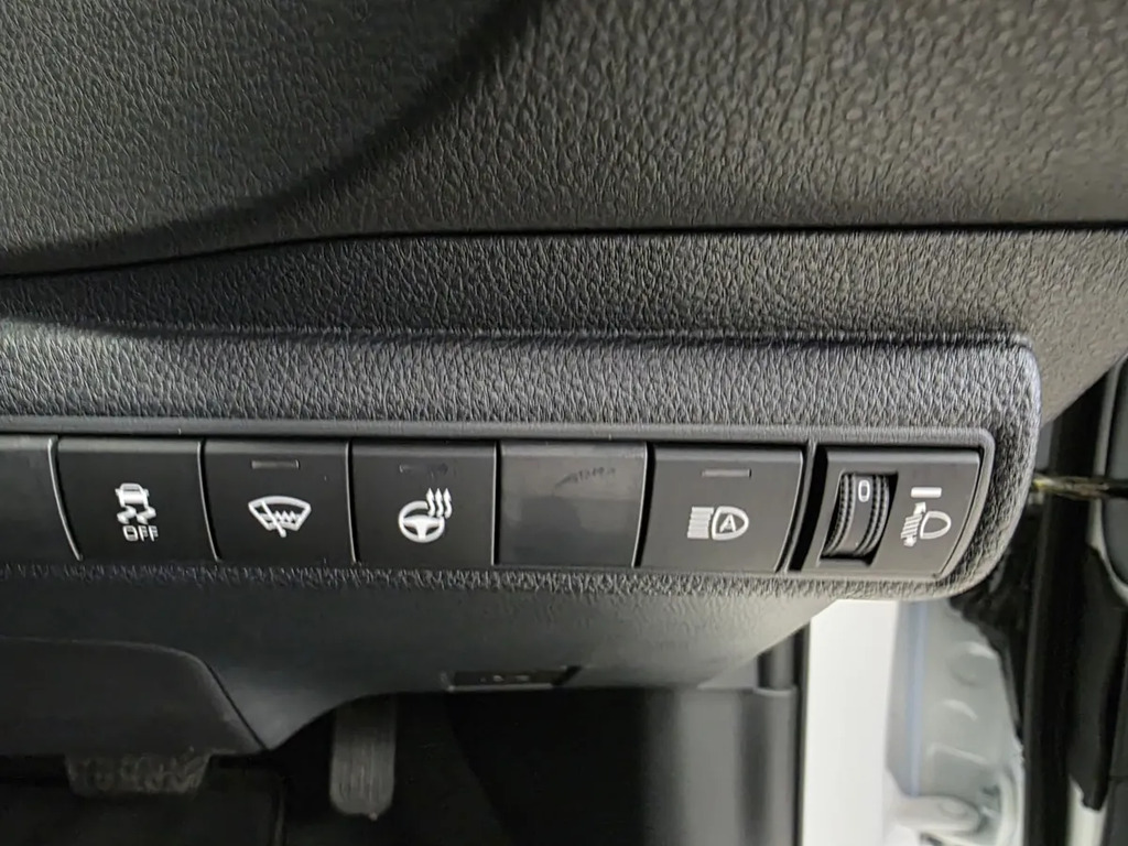 Suzuki Swace 1.8 Hybrid Ultra Cvt White #24