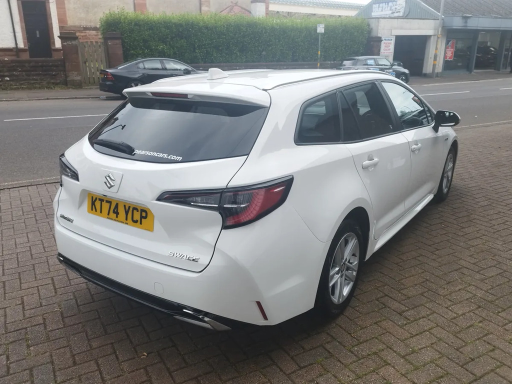 Suzuki Swace 1.8 Motion Cvt White #4