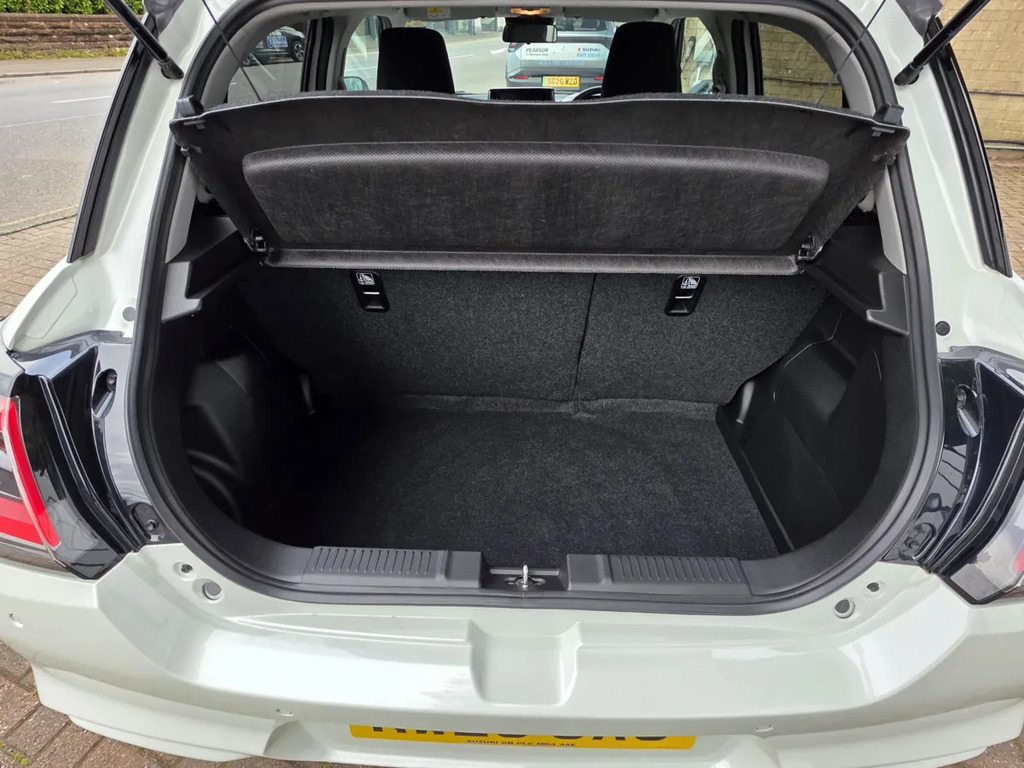 Suzuki Swift 1.2 Ultra Cvt White #6