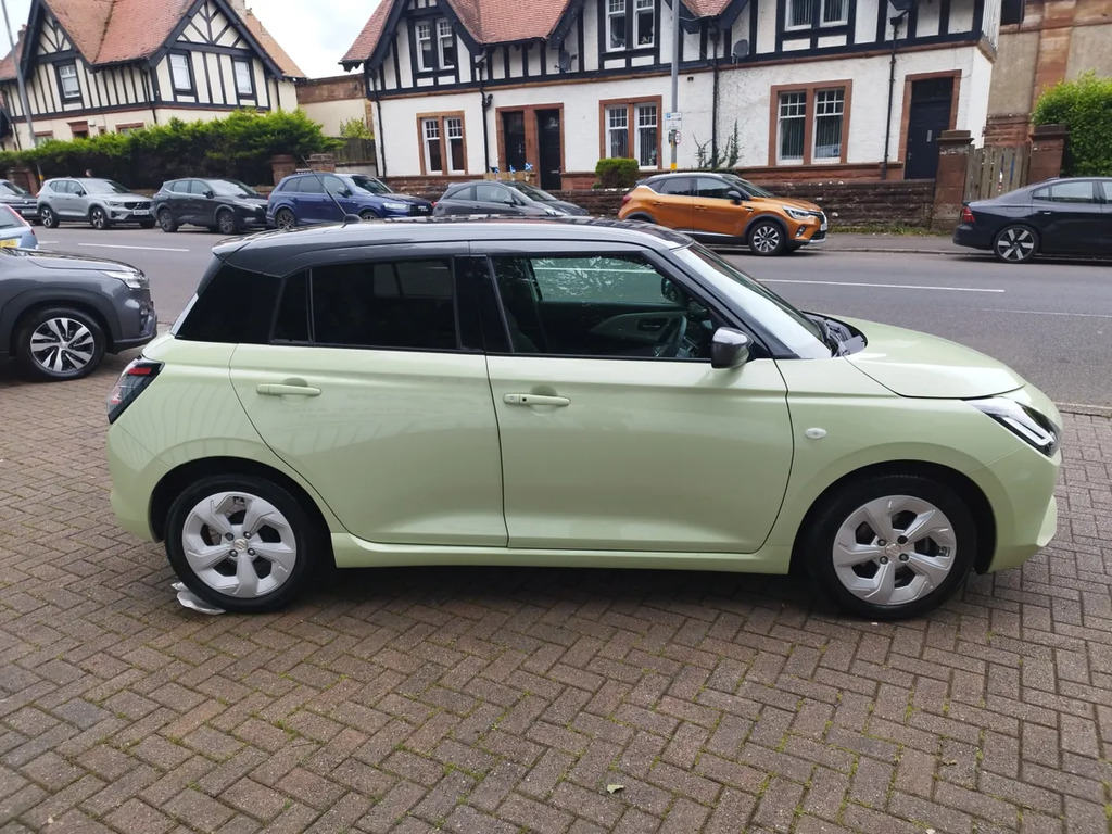 Suzuki Swift 1.2 Ultra Cvt White #3