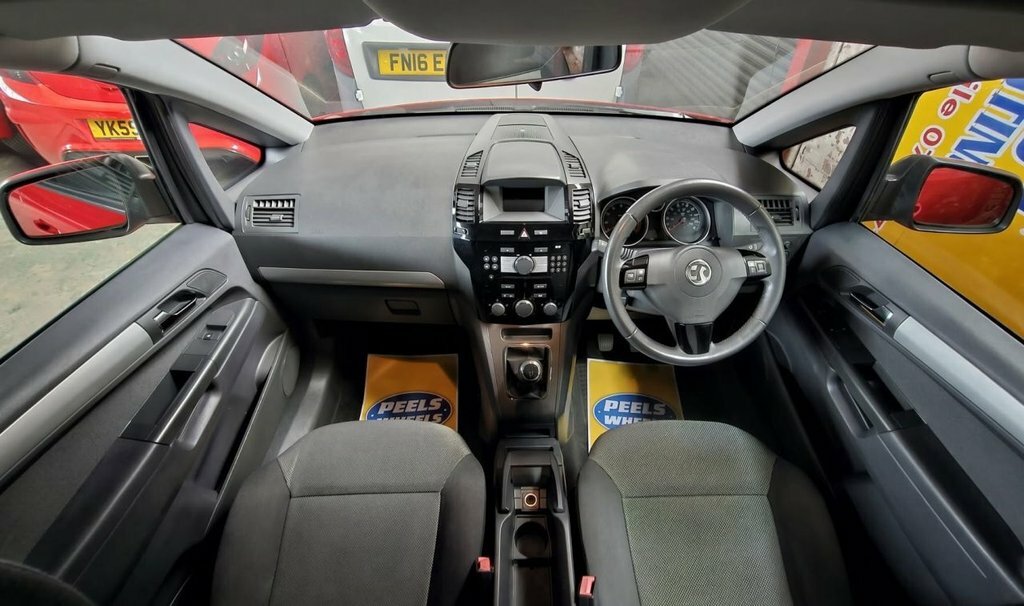 Vauxhall Zafira 1.6L Exclusiv Red #6