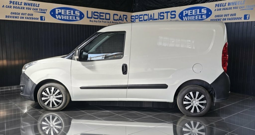 Vauxhall Combo Mpv FN16EHC White