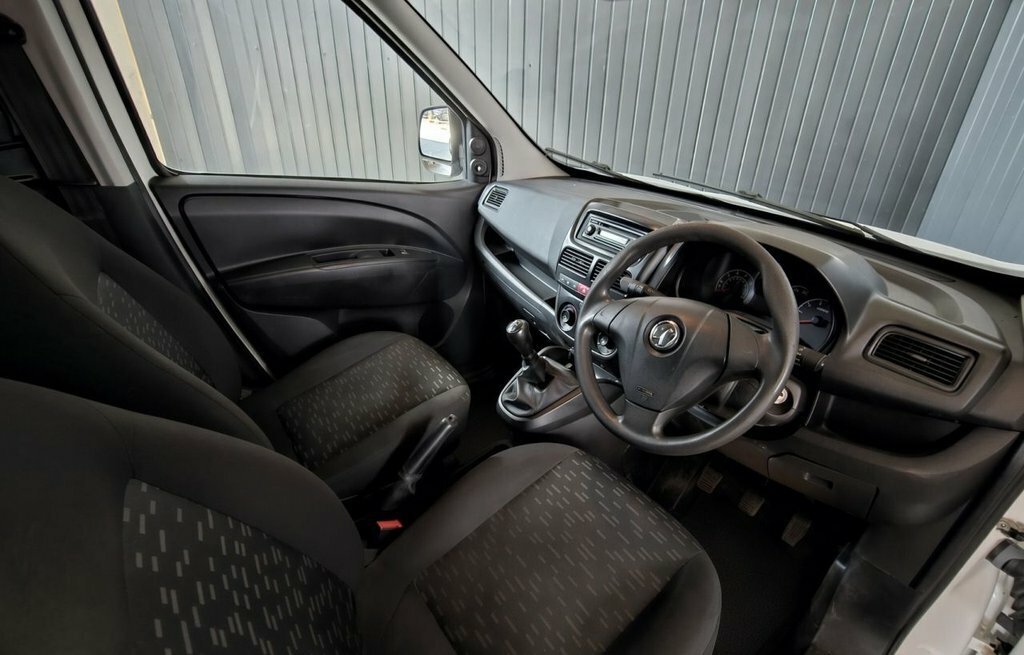 Vauxhall Combo Mpv FN16EHC White #6