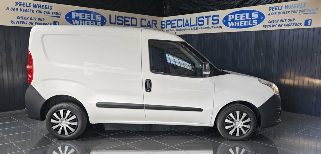 Vauxhall Combo Mpv FN16EHC White #2
