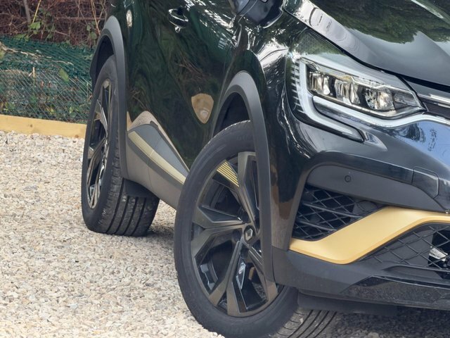 Renault Captur Suv Black #4