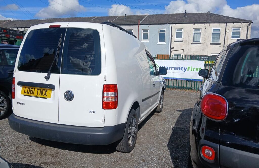 Volkswagen Caddy Mpv Black #3