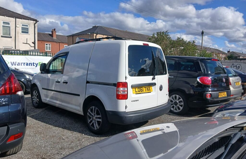 Volkswagen Caddy Mpv Black #2