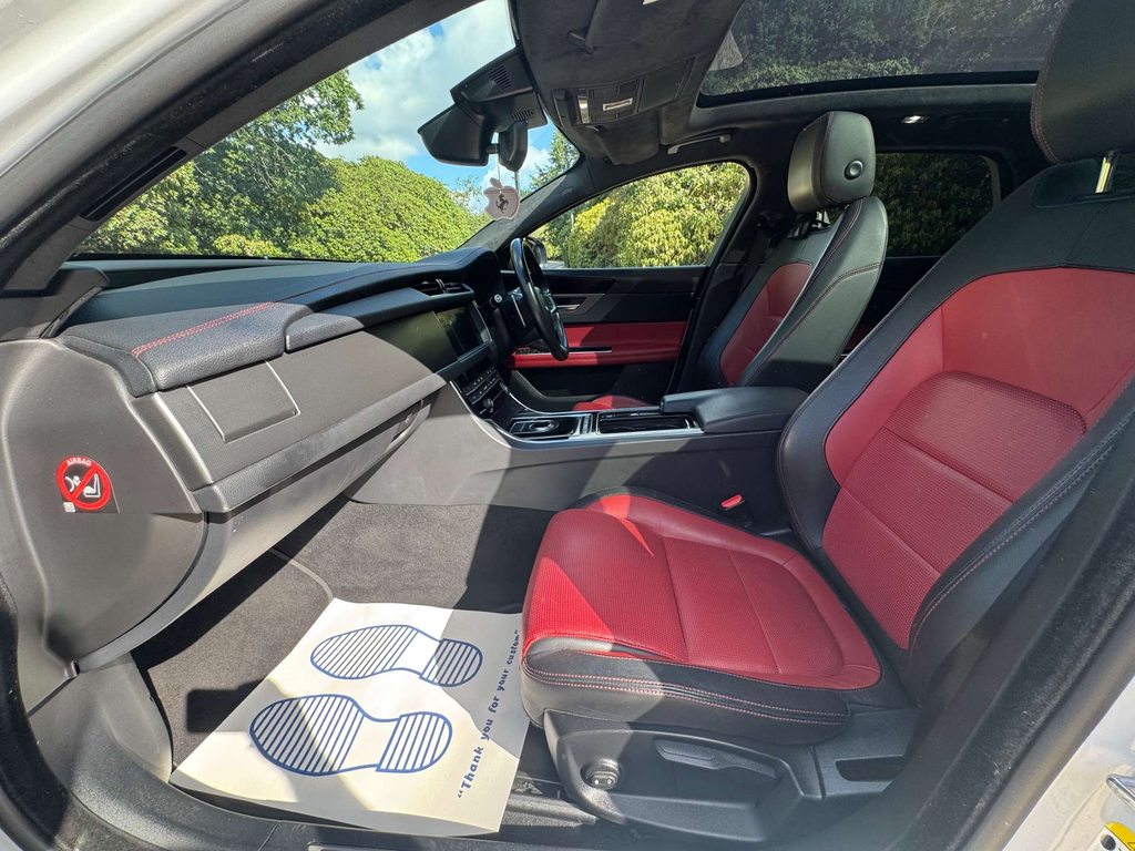 Jaguar XF R-sport Saloon Red #14