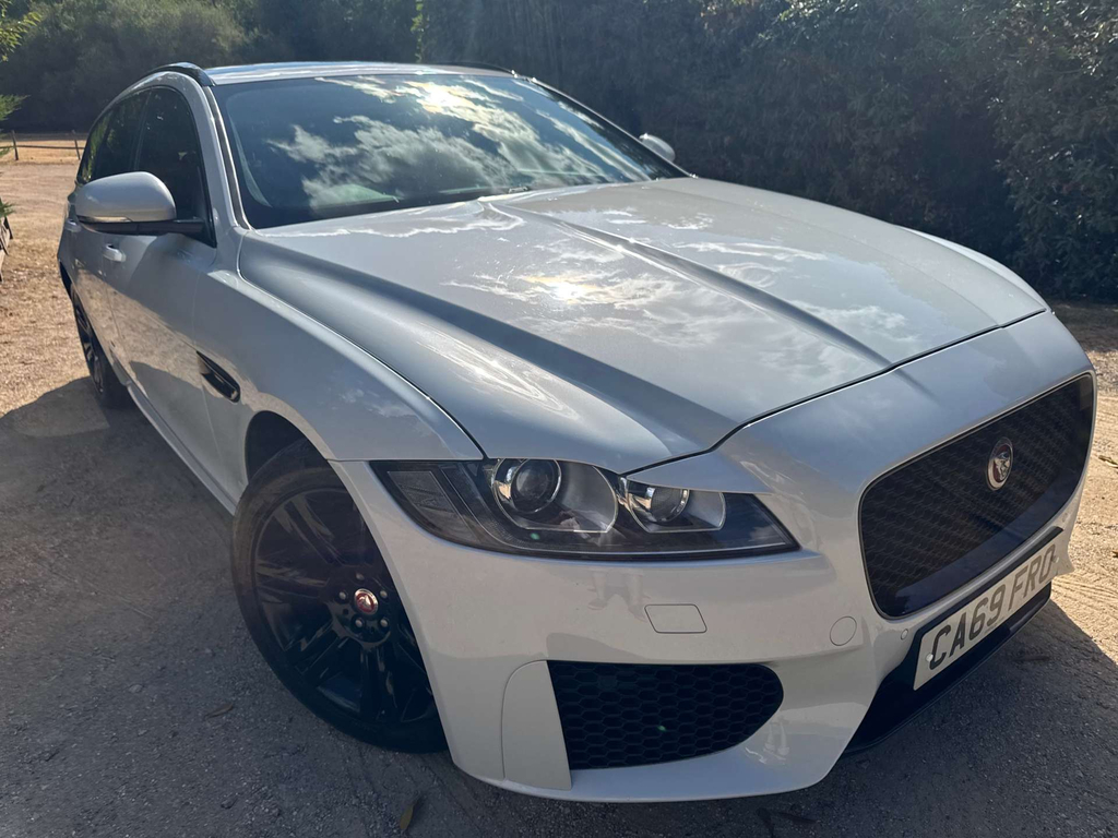 Jaguar XF Chequered Flag