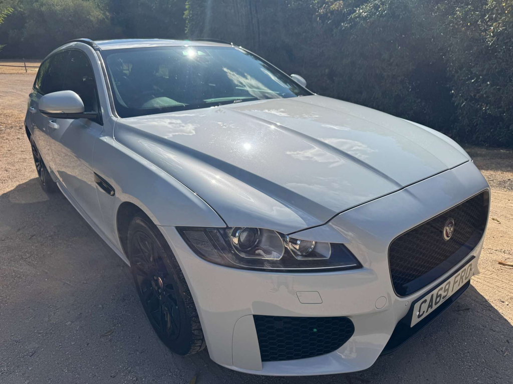 Jaguar XF R-sport Saloon Red #9