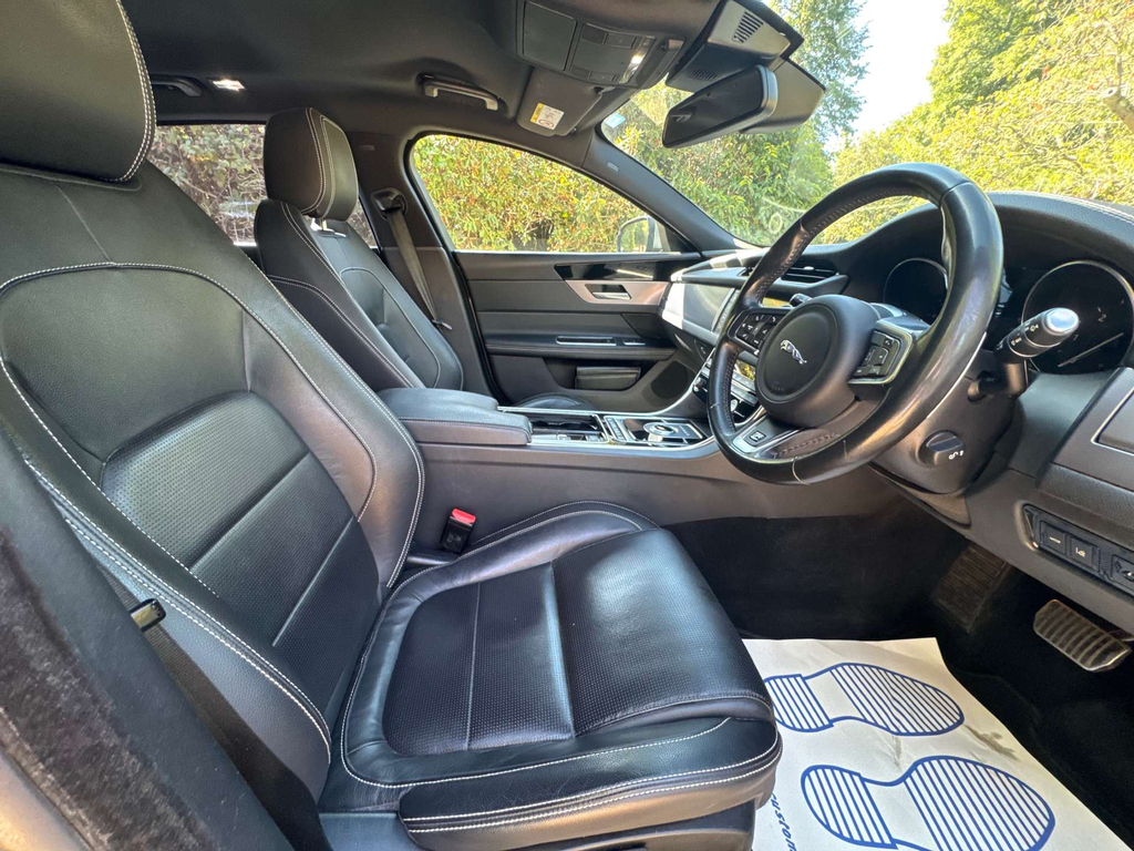 Jaguar XF R-sport 5-Door Grey #18