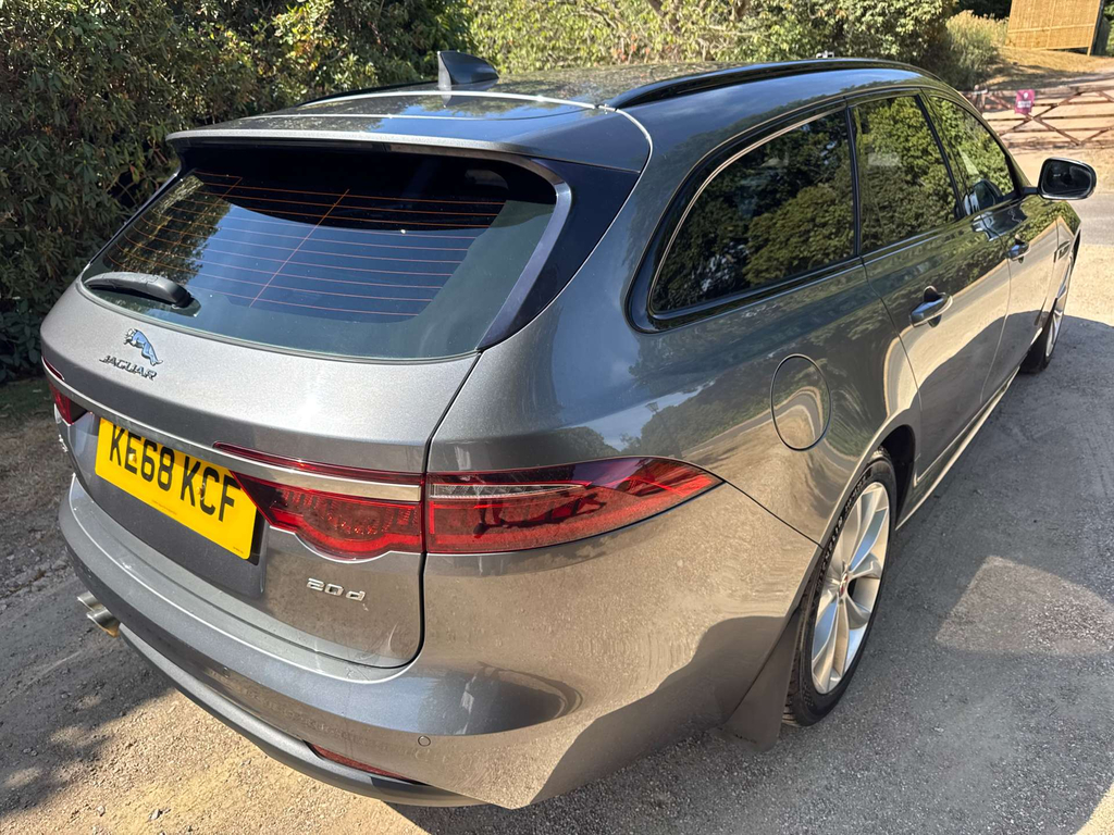Jaguar XF R-sport D #6