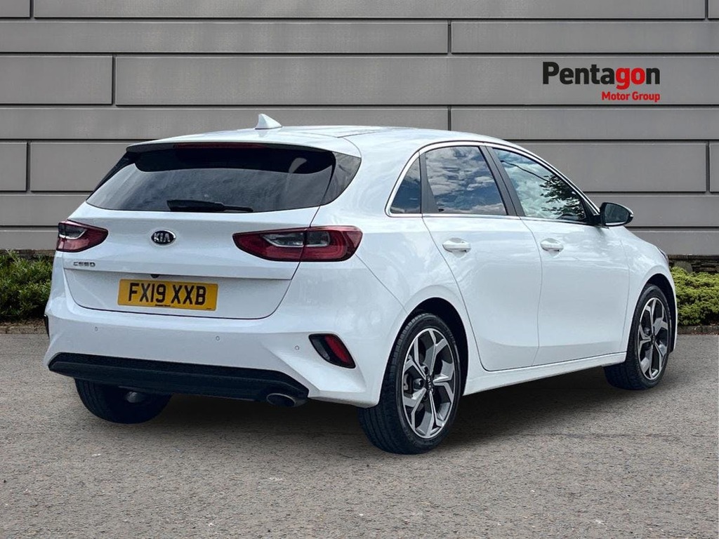 Kia Ceed 1.4 T Gdi 3 Hatchback Dct Euro 6 Ss White #4